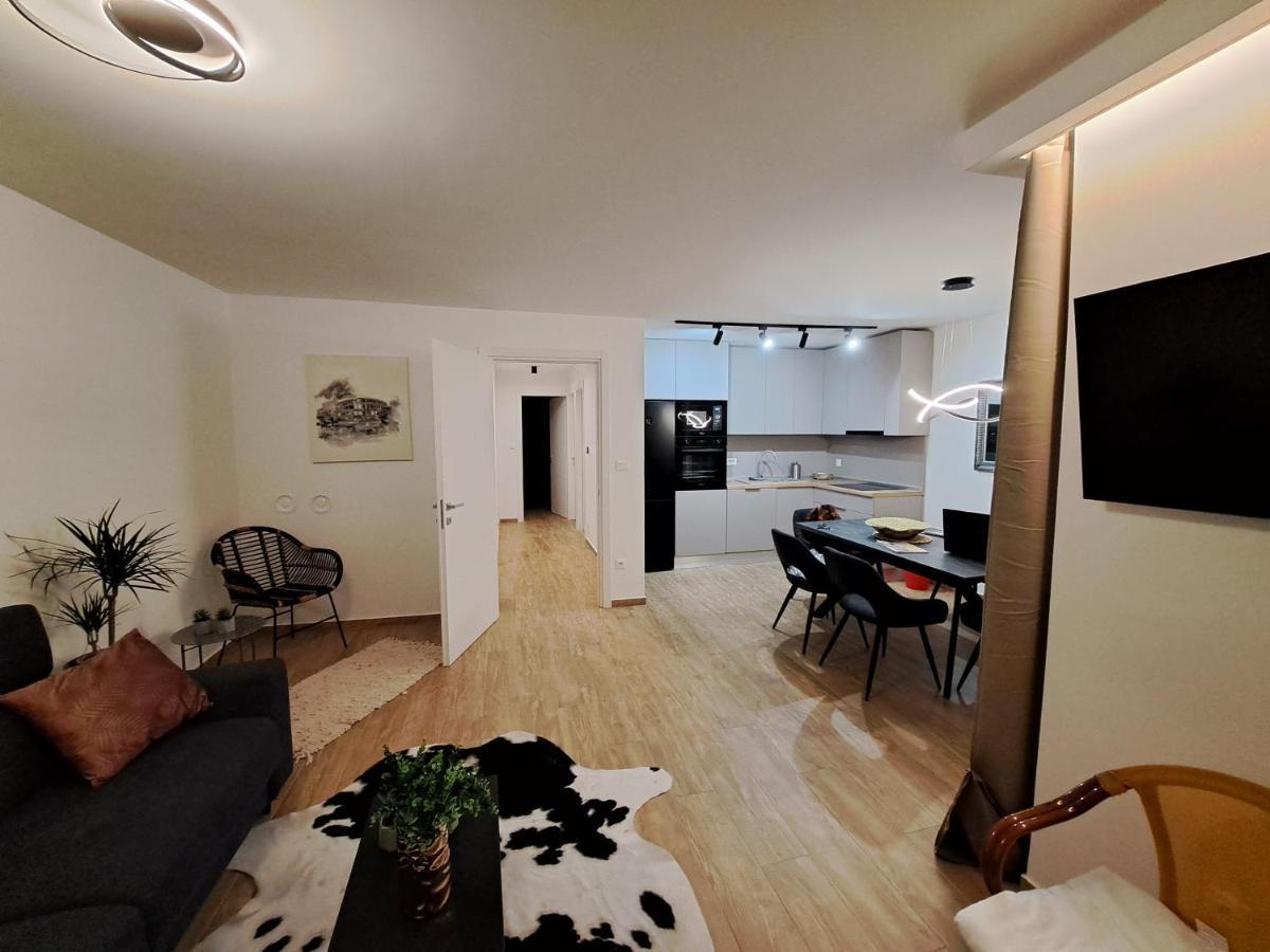 Zoya Del Mar Apartment