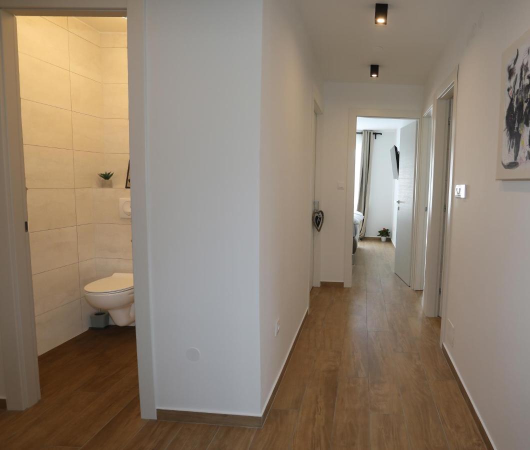 Zoya Del Mar Apartment Pula